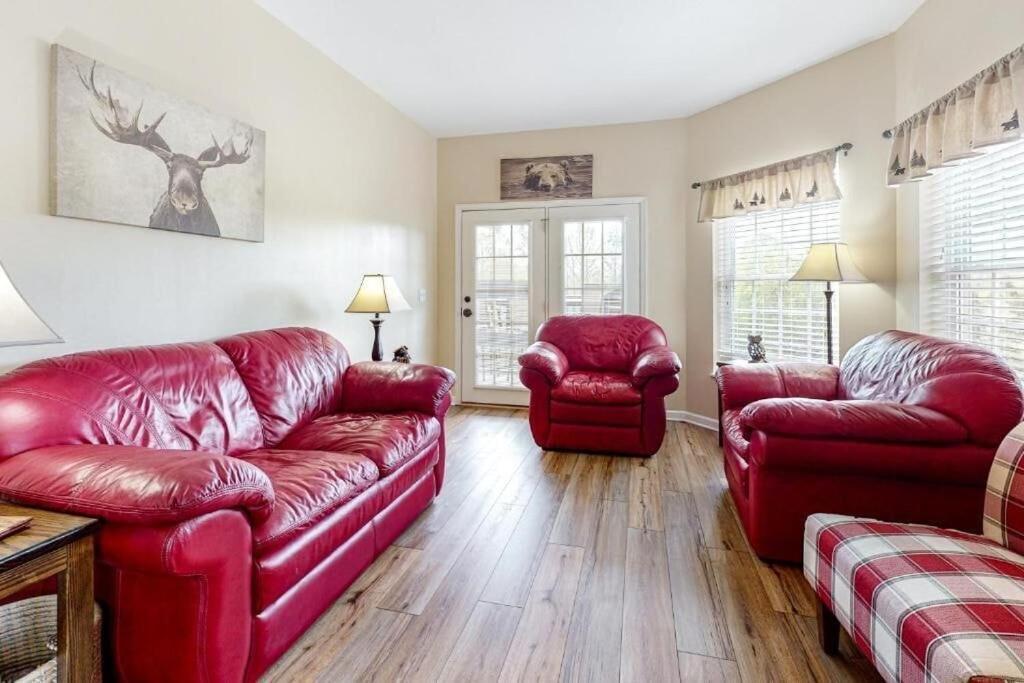 פיג'ן פורג' Bandit'S Riverfront Retreat - Mountain View- Condo-Fishing-Balcony-Fireplace-Great Location! מראה חיצוני תמונה