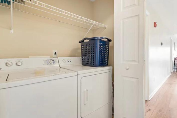 פיג'ן פורג' Bandit'S Riverfront Retreat - Mountain View- Condo-Fishing-Balcony-Fireplace-Great Location! מראה חיצוני תמונה